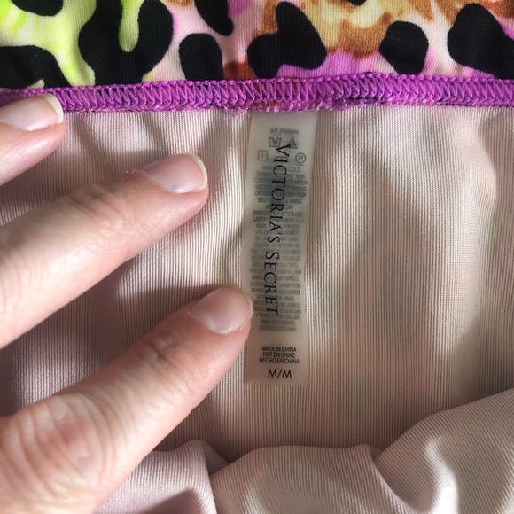 38D/M Victoria’s Secret Bikini - Picture 2 of 6